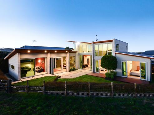 28 Highgrove Drive, Grandview Heights