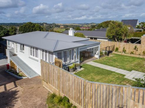 33 Vipond Road, Stanmore Bay