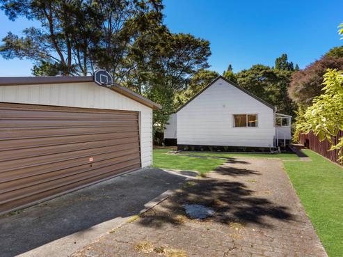 24 Wirihana Road, Titirangi