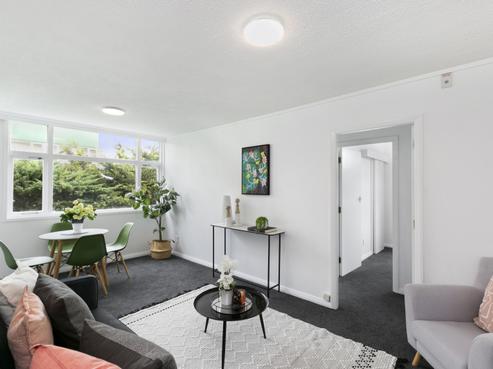 2/10 Angus Avenue, Berhampore