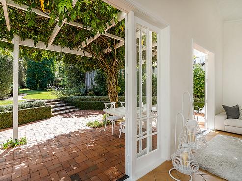 196 Queen Street, Northcote Point