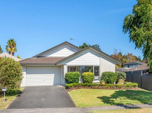 1/8 Solana Court, Botany Downs