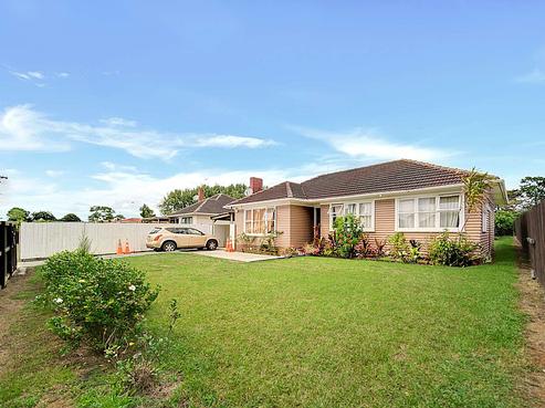 52 Williams Crescent, Otara