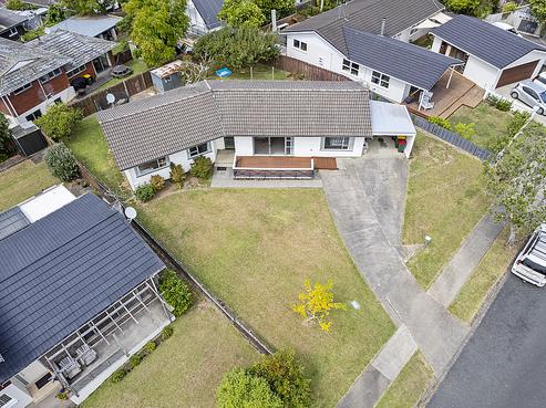 18 Maroubra Place, Botany Downs