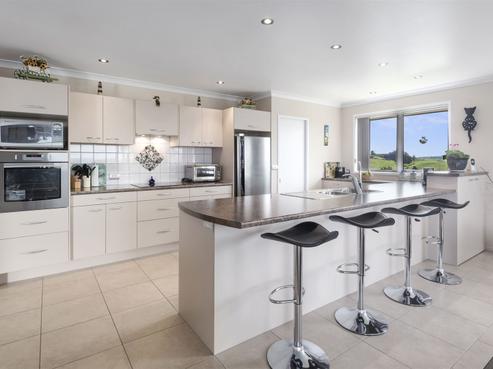 105 West Ridge Road, Maunu