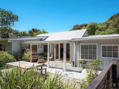 7 Hillside Road, Ostend
