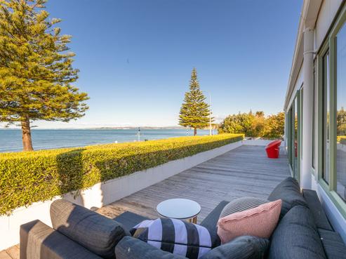 6 The Esplanade, Eastern Beach