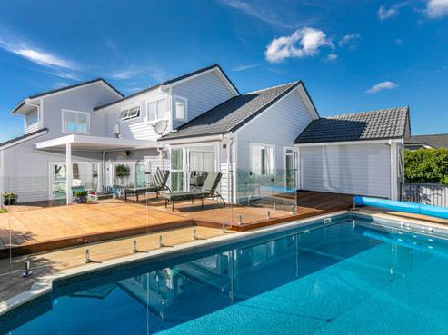 9 Asbury Crescent, Campbells Bay