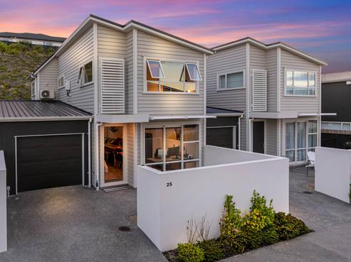 25 Sanremo Lane, Stanmore Bay