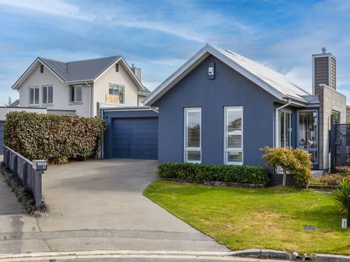 64 Becmead Drive, Harewood