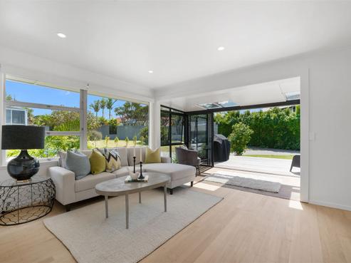 1/240 Hurstmere Road, Takapuna