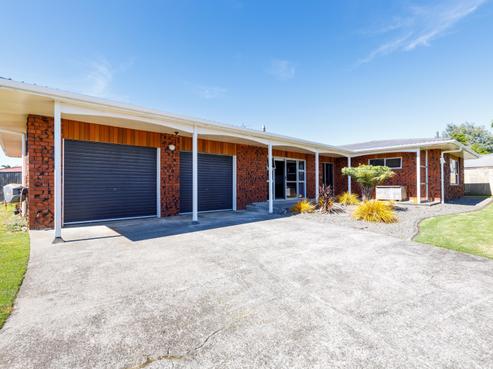 16 Leon Place, Waitara