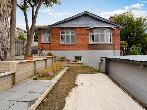 2 Wakatipu Street, Ravensbourne