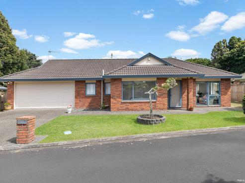 25J Youngs Road, Papakura