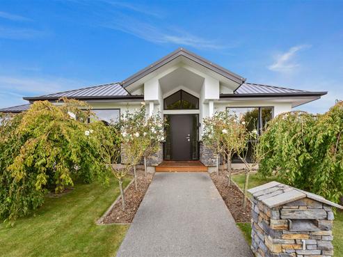1 Churchill Drive, Fernside