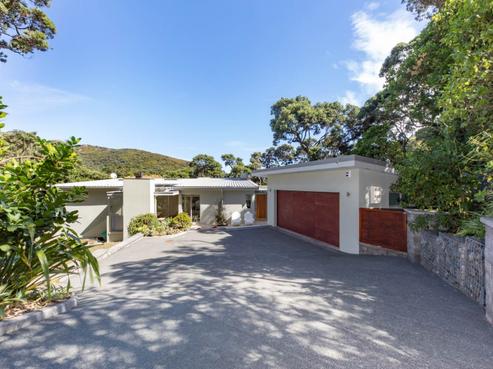 10 Garden Road, Piha