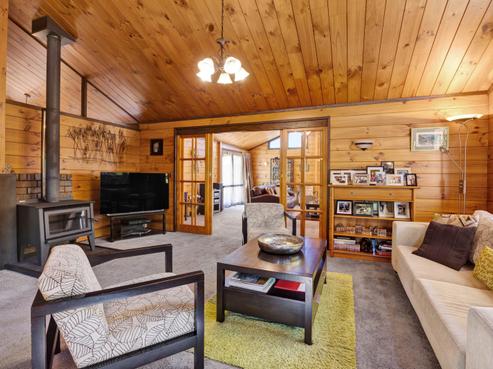1760 Mountain Road, Inglewood