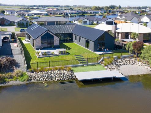 16 Torbay Avenue, Huntingdon/Lake Hood