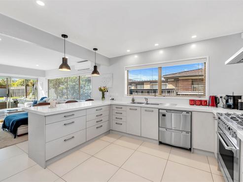 9 Serrita Avenue, Sunnyhills