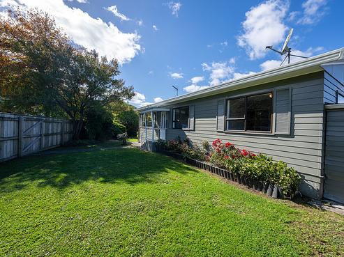 6A Laredo Grove, Totara Park