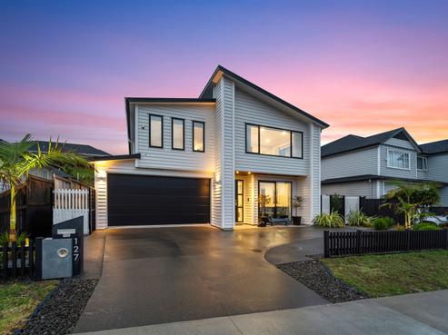 127 Colonial Drive, Silverdale