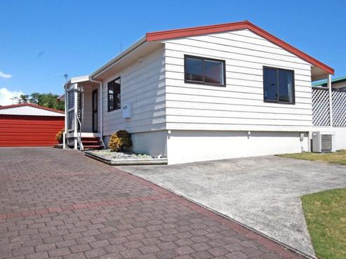 32 Poplar Grove, Whalers Gate