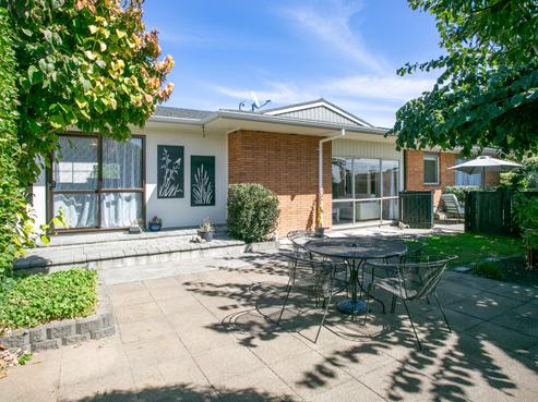10 Woodstock Crescent, Leamington