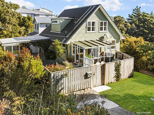 160 Buckley Road, Southgate