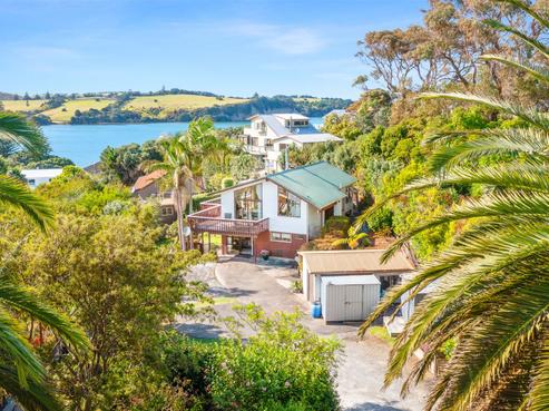 40 Everard Avenue, Army Bay