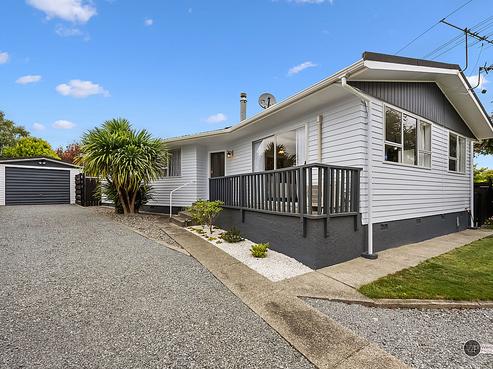 6 Omaha Grove, Totara Park