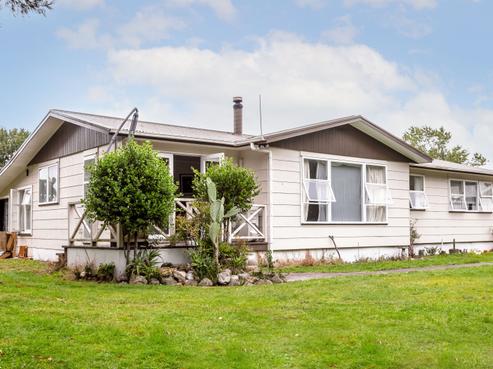 16A Clifton Avenue, Carterton
