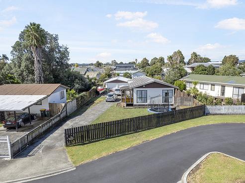 6 Le Havre Place, Takanini