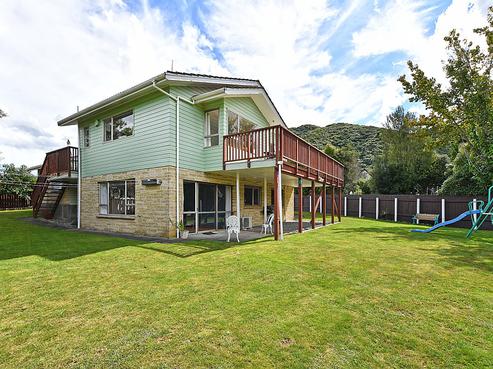 54A Larchmont Grove, Totara Park