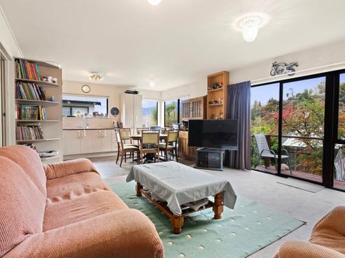 4 Watts Road, Fernhill/Sunshine Bay