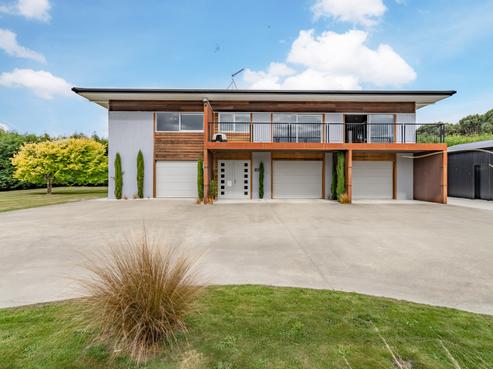 156 Black Road, Otatara