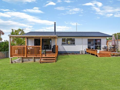 16 Pipitea Place, Massey