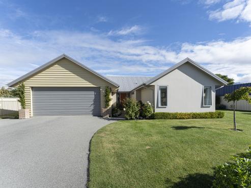 8 Robertson Court, Cromwell