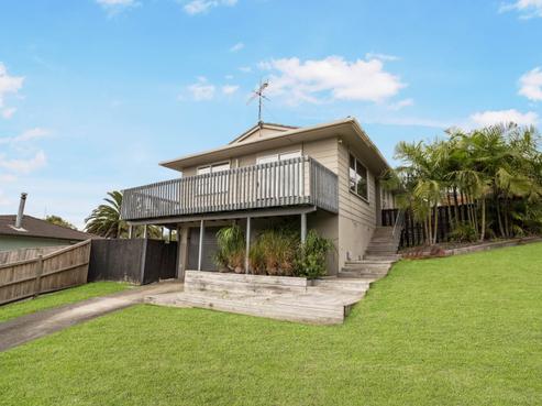 9 Spinella Drive, Bayview