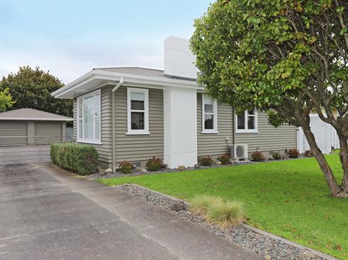 44 Clarence Cox Crescent, Pirimai