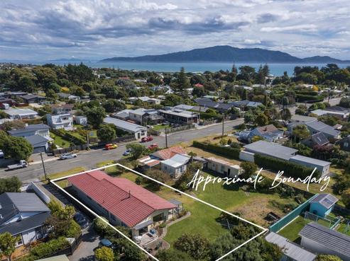 25 Rauparaha Street, Waikanae Beach