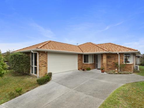 47 Parkside Drive, Huntington