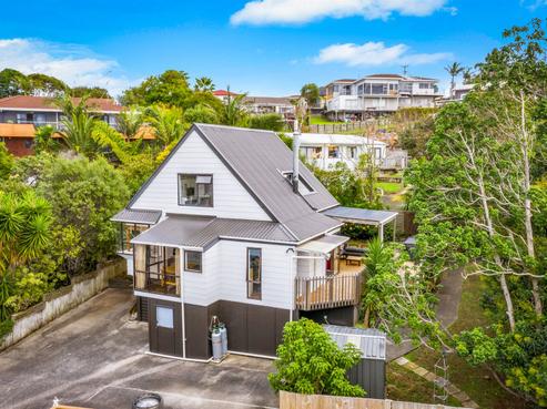 27B Polkinghorne Drive, Manly