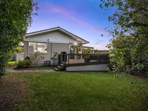 6 Spinella Drive, Bayview