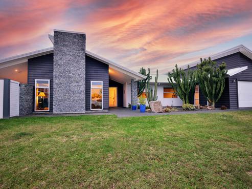 13 Charteris Rise, Riverdale