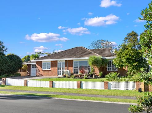 198 Lakeside Drive, Orewa