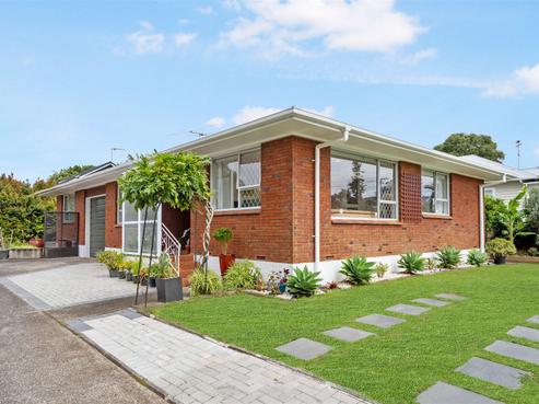 1/8 Atherton Road, Epsom