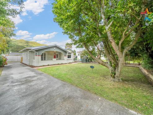 122 Waiwhetu Road, Waterloo