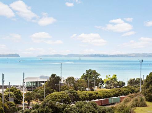 808/88 The Strand, Parnell