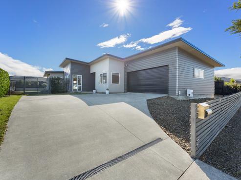 12 Monaco Grove, Fitzherbert
