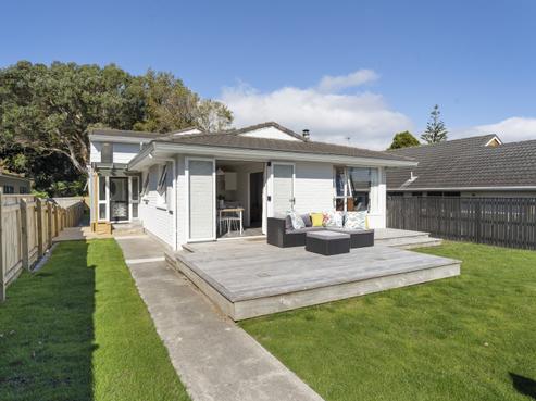 22 Ocean Road, Paraparaumu Beach